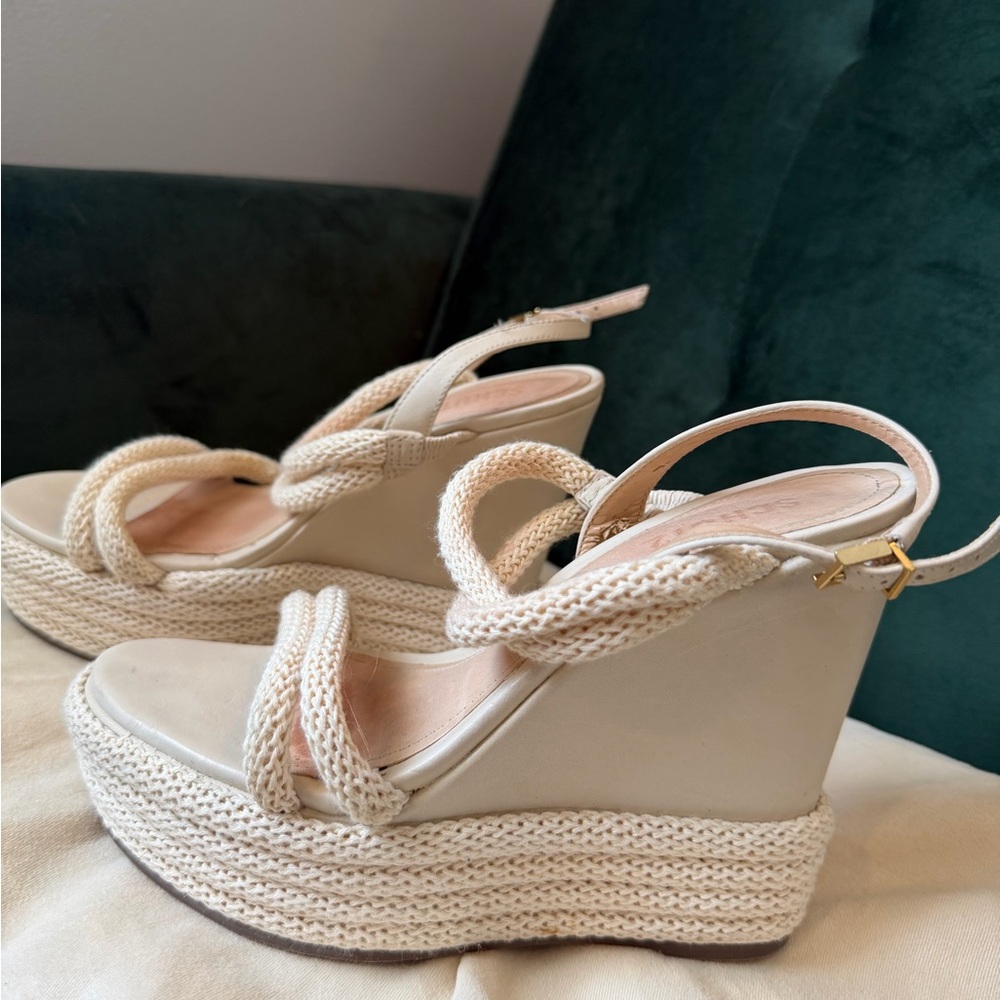 Chic Beige Wedge Sandals
